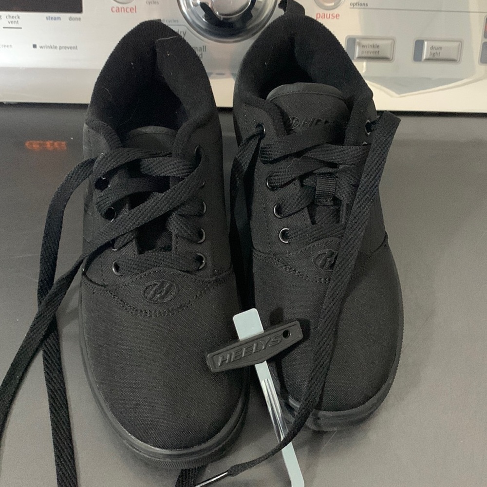 Heelys youth size 4